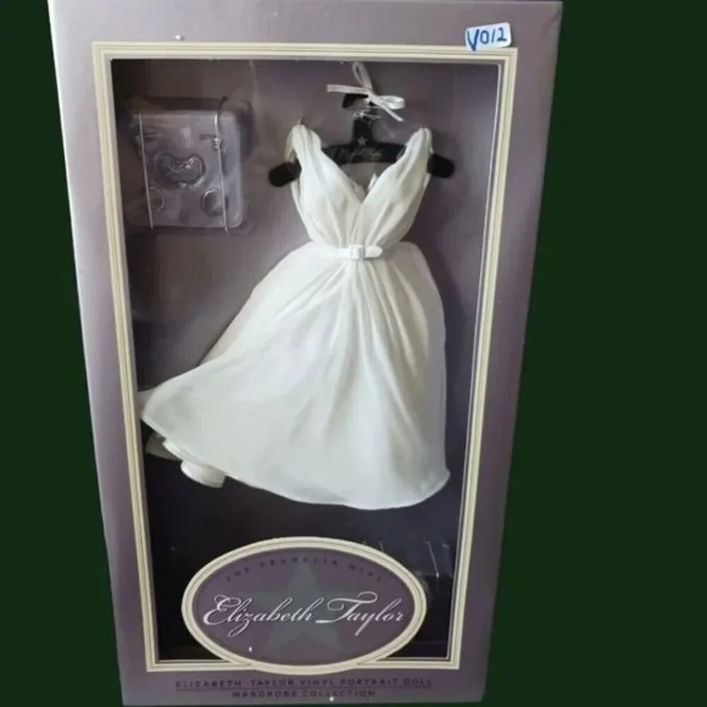 Franklin mint Elizabeth Taylor vinyl  portrait doll wardrobe collection